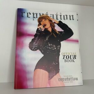 reputation STADIUM TOUR BOOK